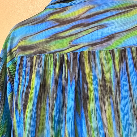 Vibrant Blue and Green Long Shirt - Picture 7 of 10